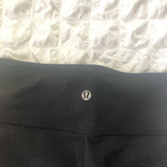 lululemon athletica Pants - Black Lululemon Capri leggings